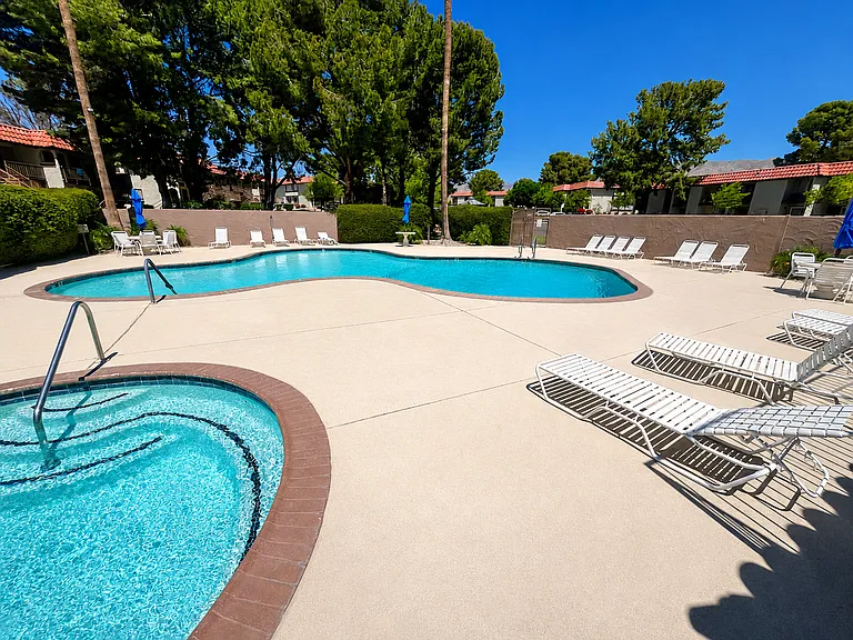 64281 Spyglass Ave #30 — Photo 32