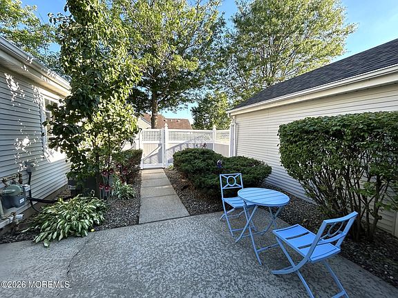 3rd image of 48 Winthrop Road #48B