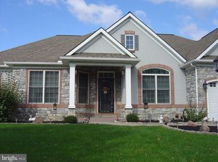 215 Barkay Xing, Lititz, PA 17543