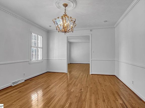 5th image of 14 Queens Way
