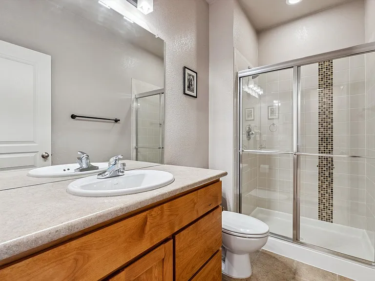 1038 Village Cir — Photo 13