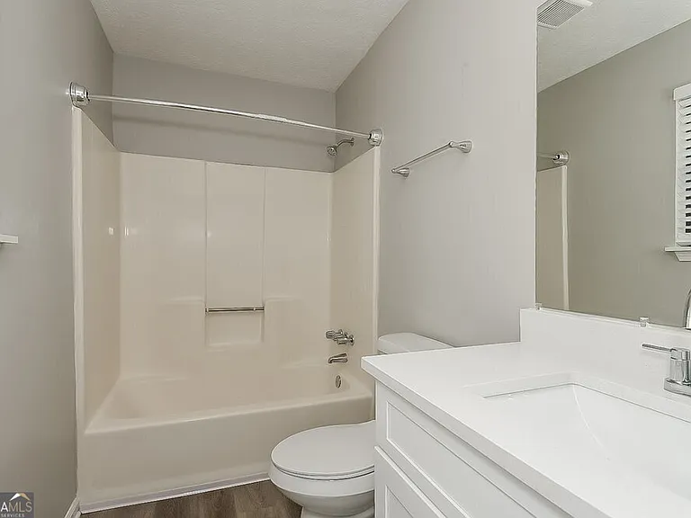 4160 Woodcrest Dr — Photo 12