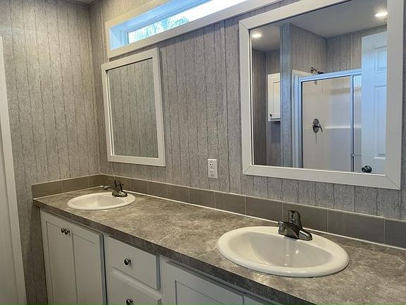 2nd image of 580 Johnathans Cay