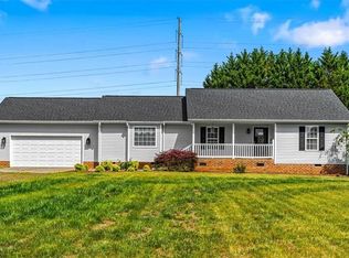 8300 Dorwood Dr, Browns Summit, NC 27214