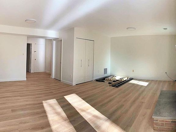 2nd image of 5904 Tudor Ln
