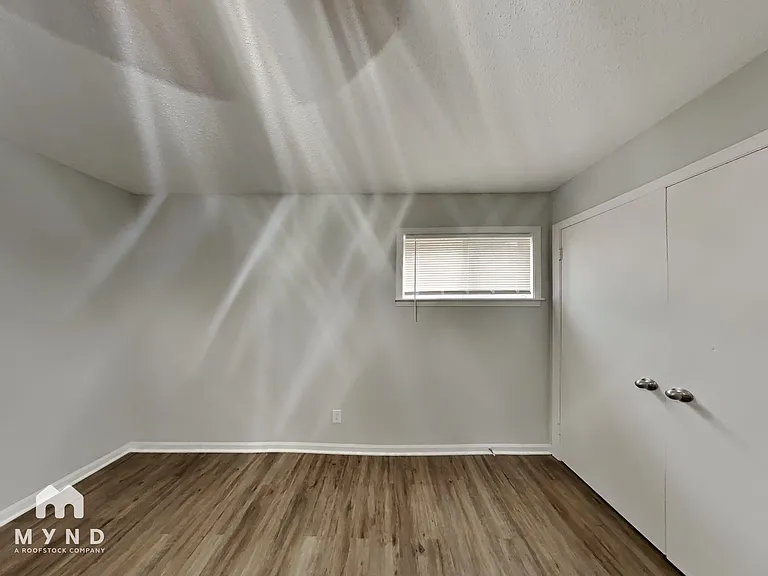 2154 Ashland Dr — Photo 10