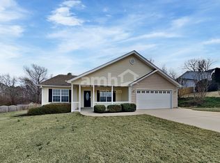 230 Barberry Ln, Greer, SC 29651