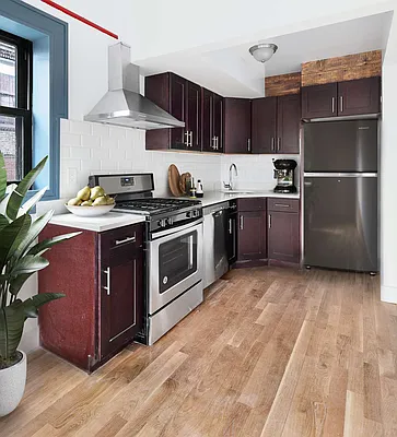 Rented by ZM Realty Group | media 3