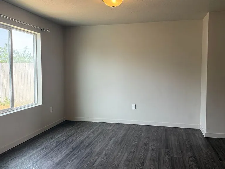 1039 NE Emerald Dr — Photo 19