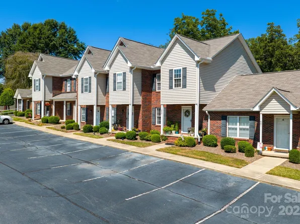 1102 22nd St NE APT 604, Hickory, NC 28601