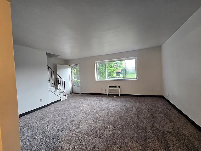 305 Aqua Ct — Photo 21