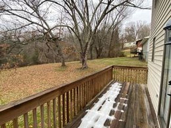 5th image of 131 Lake Dr Unit 1