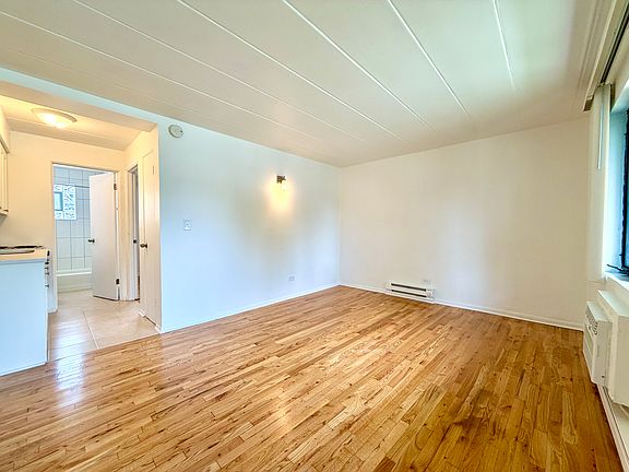 2nd image of 945 Troost Ave APT 12