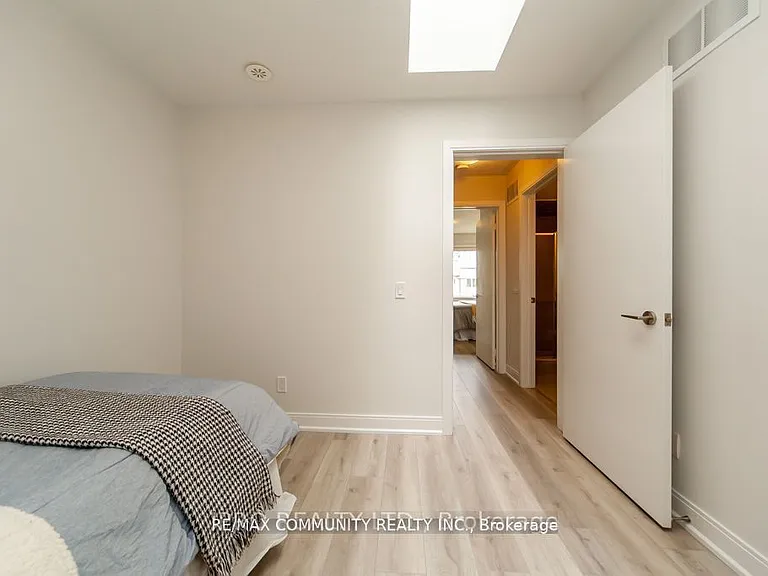 315 Village Green Sq #Townhouse 51 — Photo 36