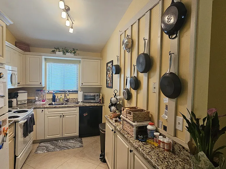 2850 Palmwood Ter #230 — Photo 16