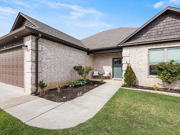2nd image of 100 Opie Dr