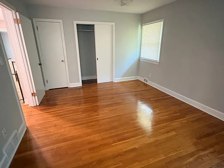 3224 Robinhood Rd — Photo 7