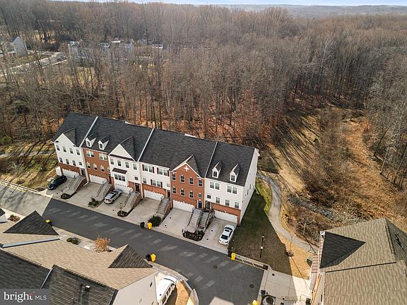 2nd image of 1529 Witchhazel Cir