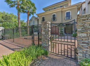 52 Briar Hollow Ln, Houston, TX 77027