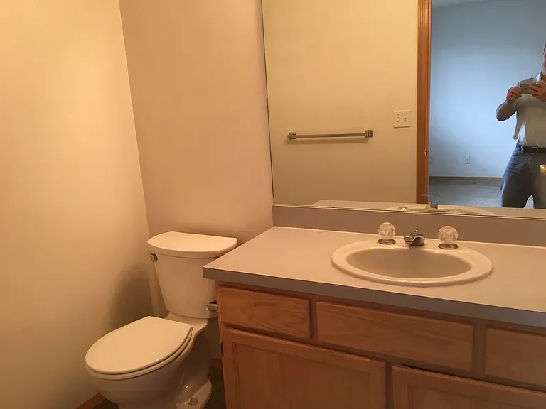 2310 SW 23rd St — Photo 7