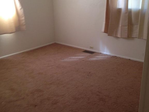 5th image of 1306 Wrenn Ct