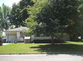 1420 S 10th St, Watertown, WI 53094