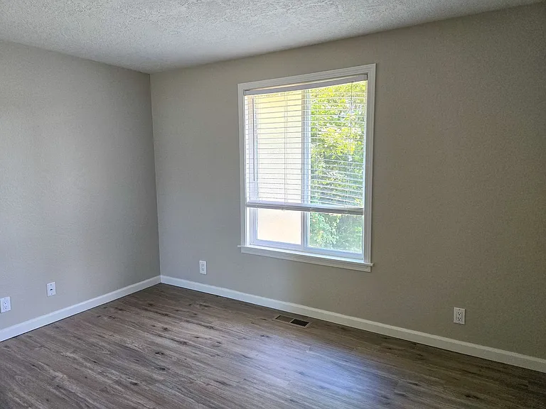 5245 Lone Oak Rd SE — Photo 12