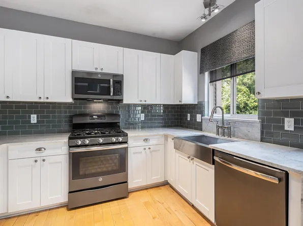 2046 Preserve Cir #112, Canton, MI 48188