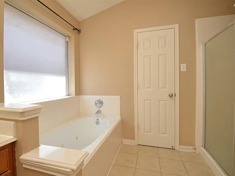 26822 Kingston Glen Ln — Photo 20
