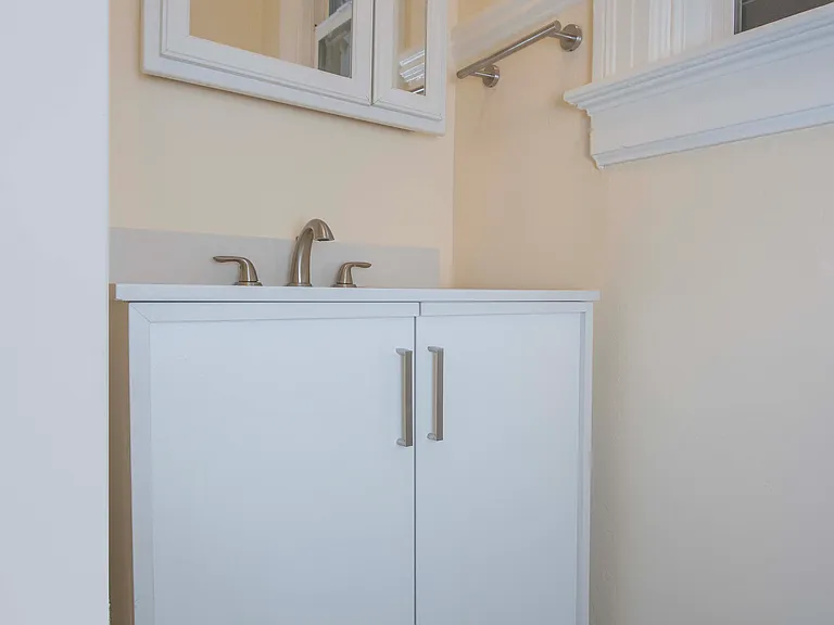 Bathroom vanity