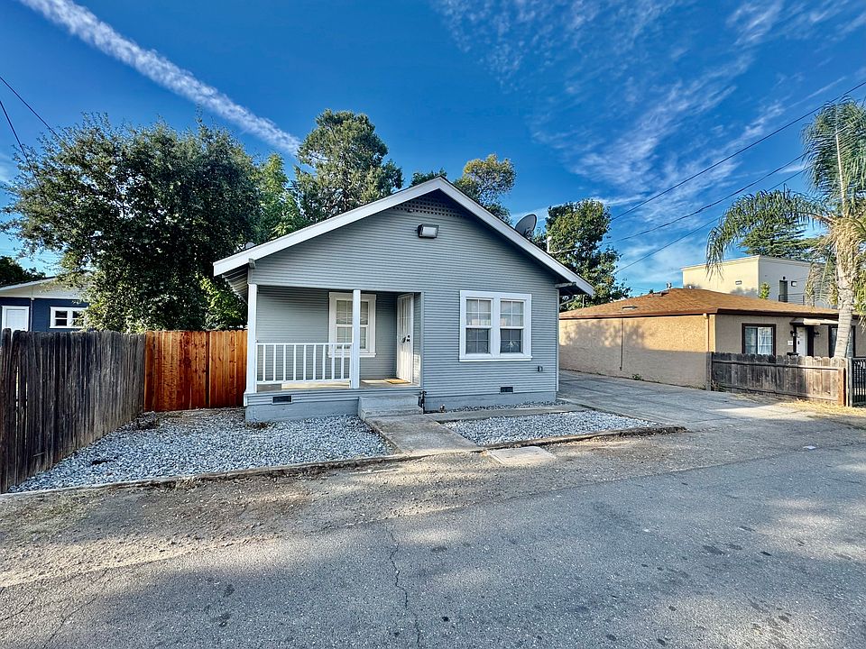 1st image of 712 Fremont Way