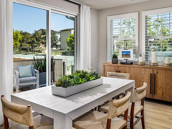 04_Bloom_P3_Dining Room