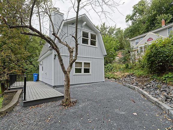 4th image of 681 Delaware Ave