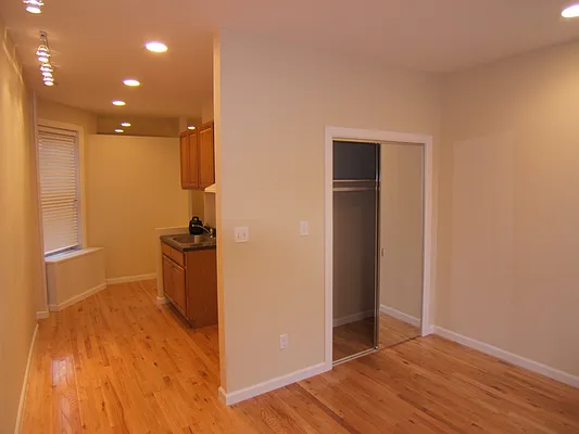 Rented by Joel Weisz, LREB | media 4