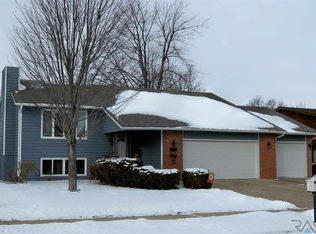 929 S Kennedy Ave, Sioux Falls, SD 57103