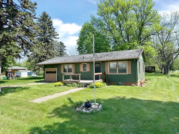 405 S Dresden St, Ceylon, MN 56121
