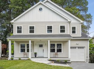 25 Briar Cliff Rd, Livingston, NJ 07039