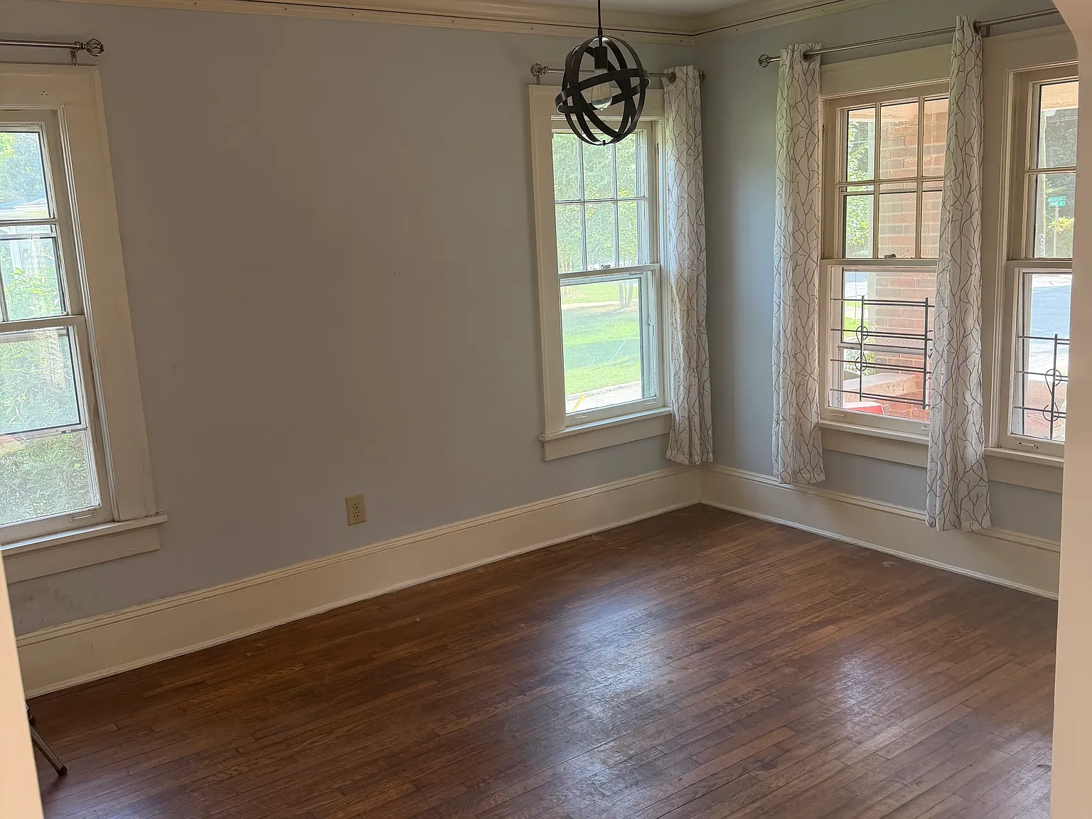 2 bed, 1100 sqft, $2,050 — Photo 4