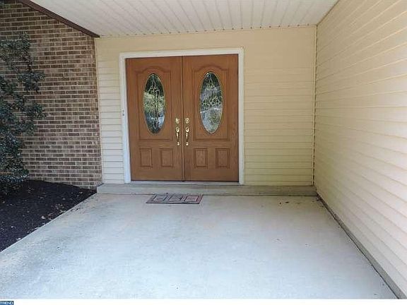 3rd image of 129 Andrea Dr