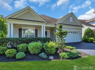 448 Crossfields Ln, Somerset, NJ 08873