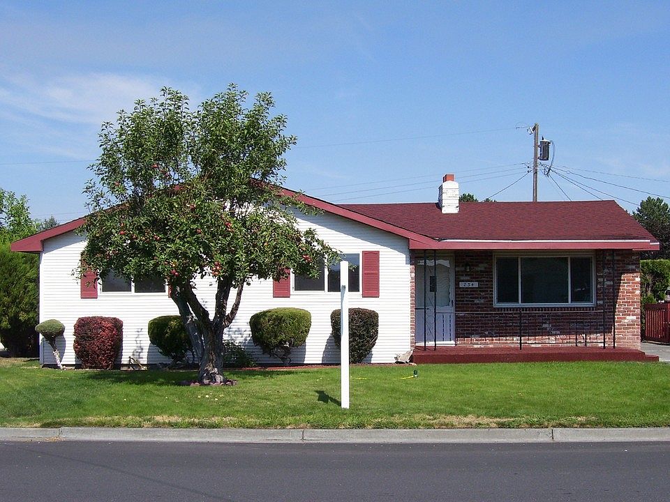 1st image of 234 N Desdemona Dr