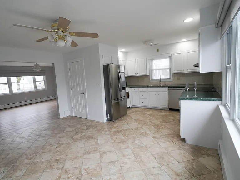 92 Burwood Ave #2 — Photo 4