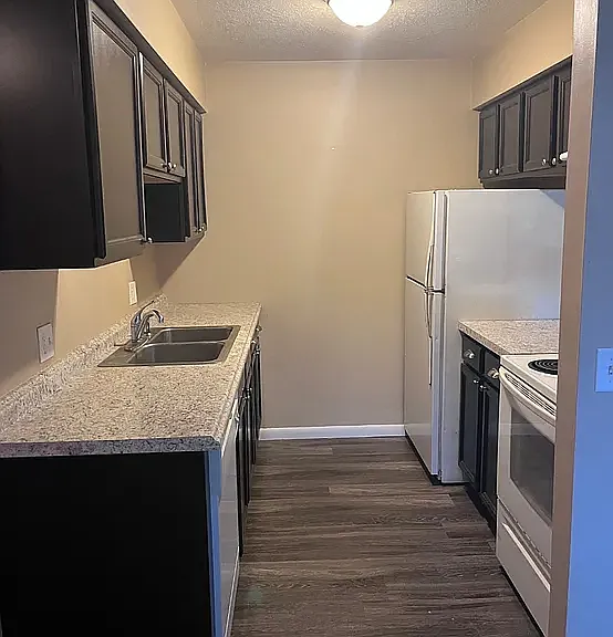404 Marlboro Ct #404 — Photo 1