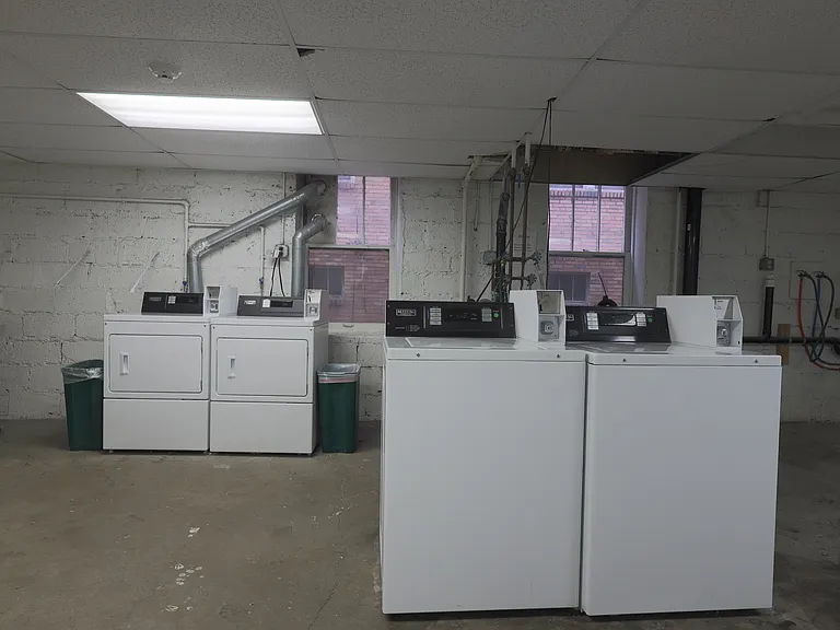 Apartments On Academy — Photo 23