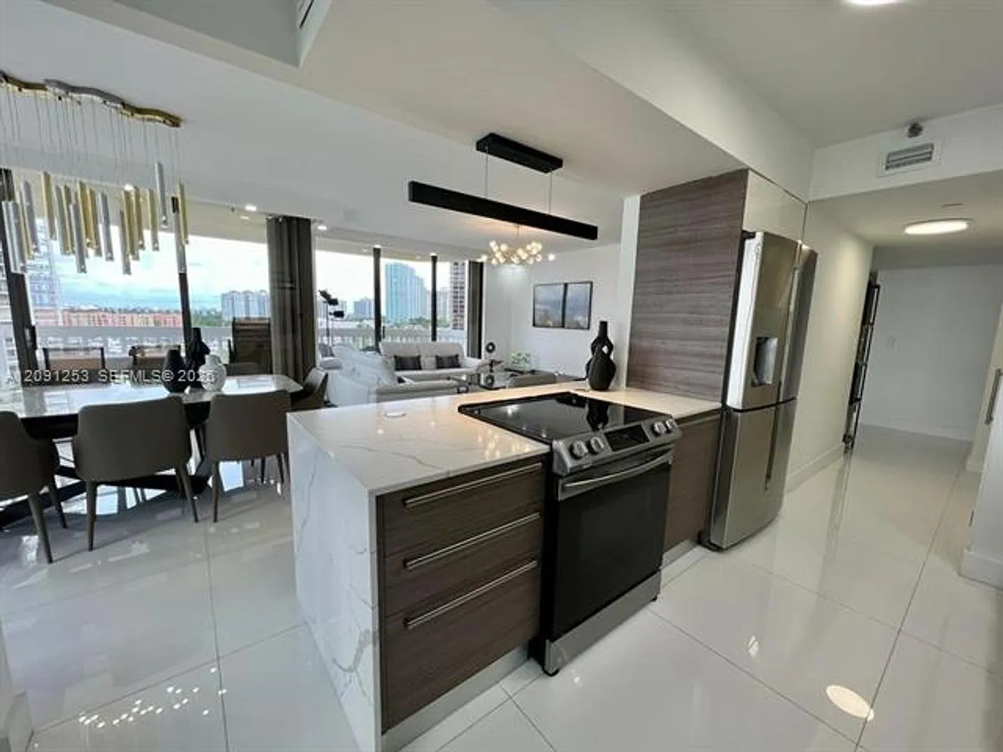 19355 Turnberry Way cu-6D, Aventura, FL 33180 — Photo 2