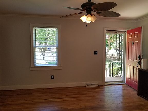3rd image of 106 Paris View Dr #36