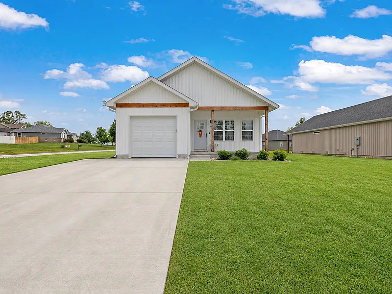 286 W Abbi Ln — Photo 1