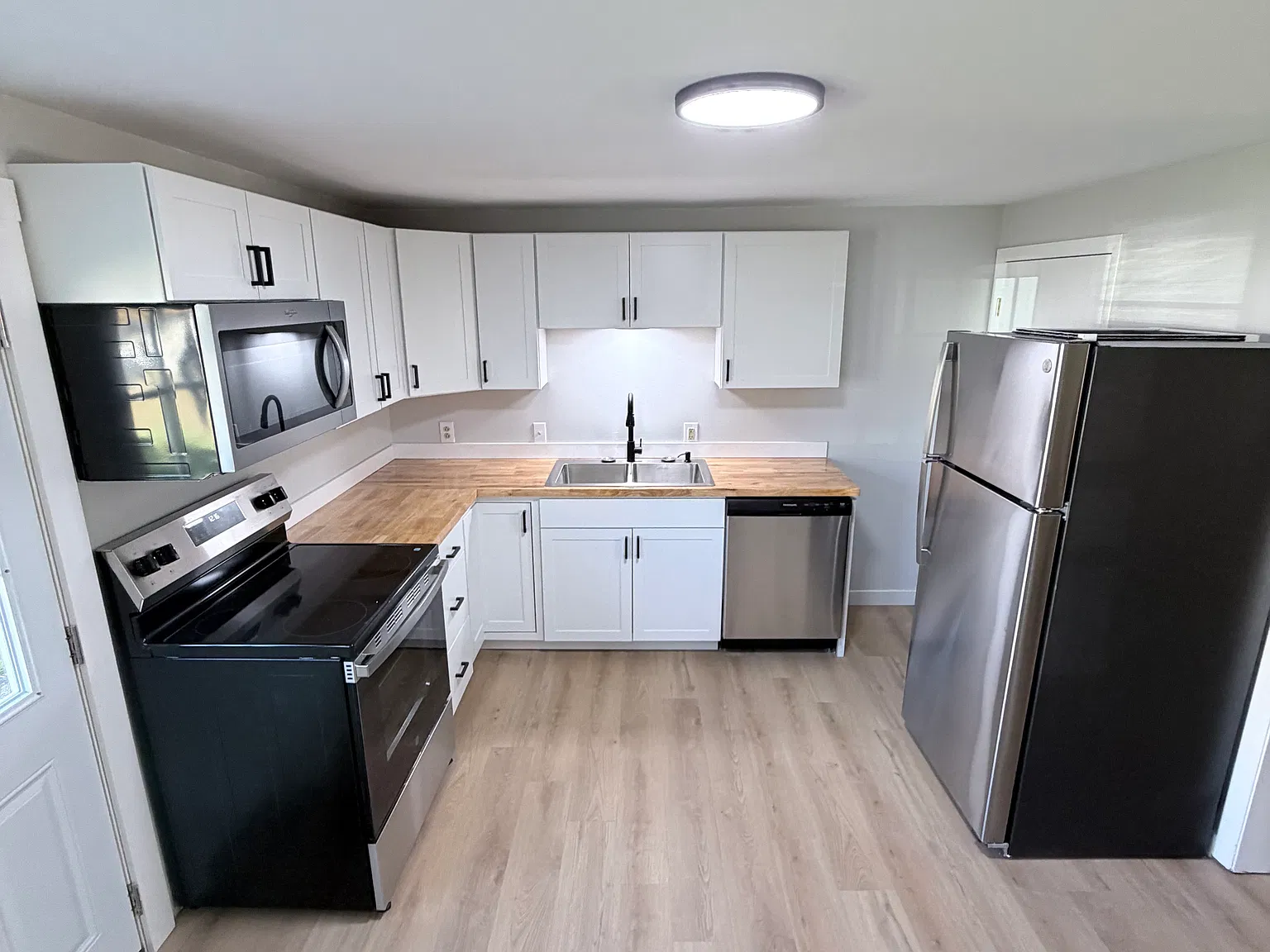 1 bed, 1200 sqft, $1,495 — Photo 3