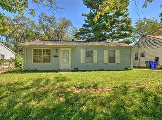 32 Ridgecrest Dr, Decatur, IL 62521