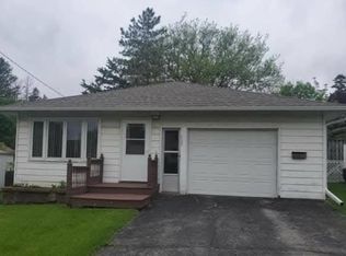 115 State St, West Union, IA 52175